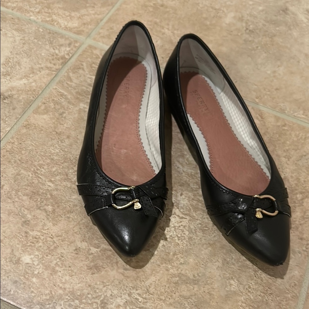 Sperry Linden flat
Size 8